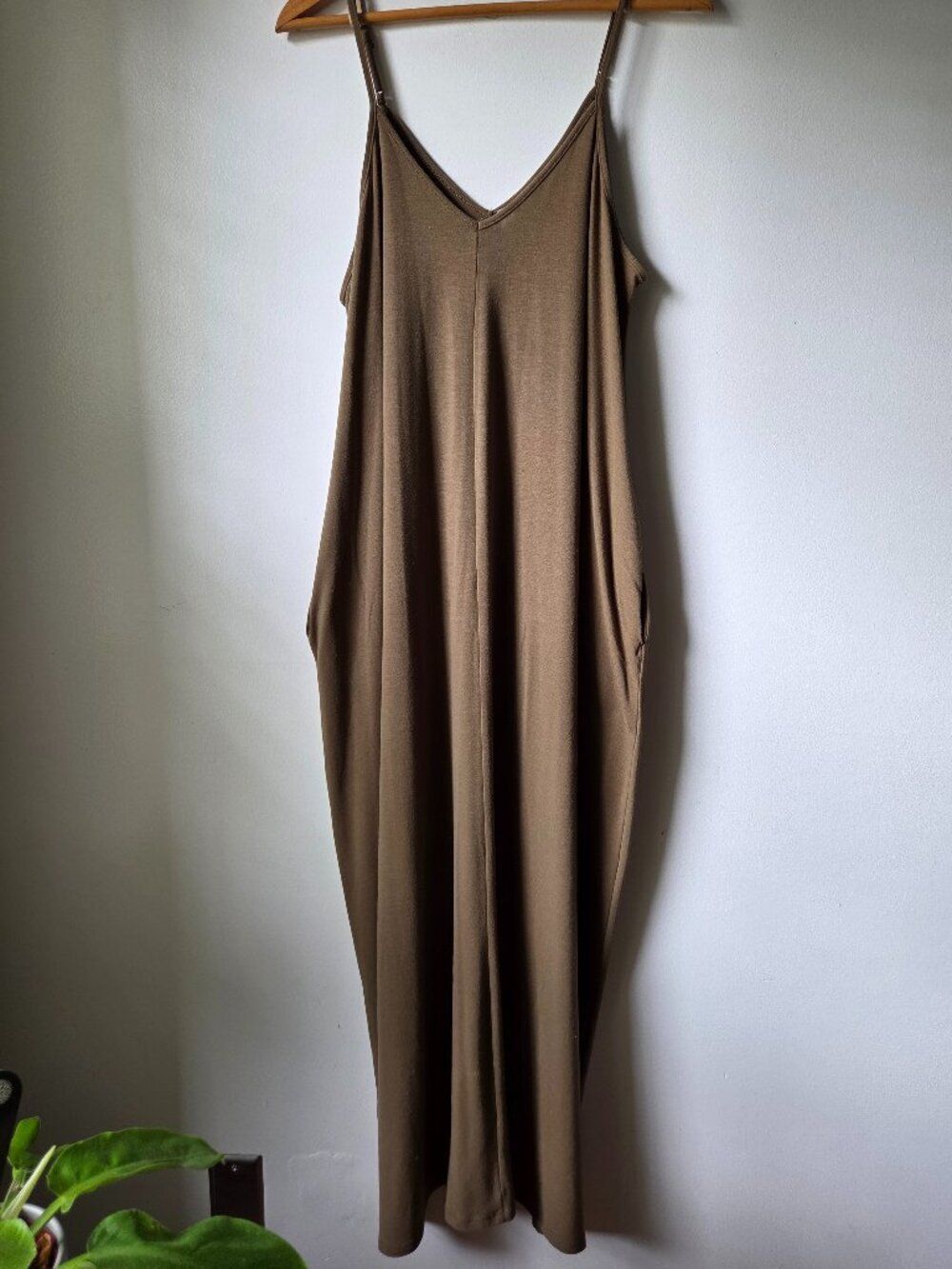 EUC ZENANA MOCHA DOUBLE V NECK TANK MAXI DRESS SIZE XL